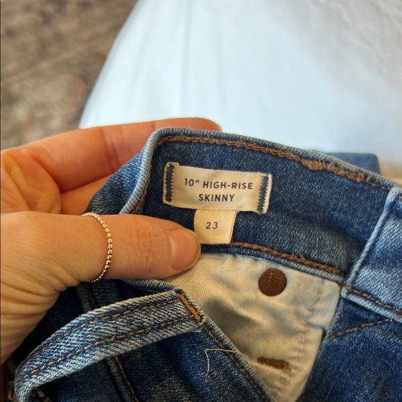 Madewell Women's Skinny Jeans in Medium Blue - 10” high rise skinny - Picture 3 of 3